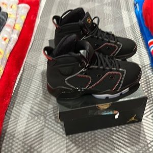 Youth Jorden size 7Y